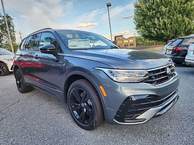 2024 Volkswagen Tiguan/Taos SE R-Line Black