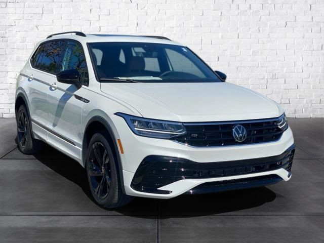 2024 Volkswagen Tiguan/Taos SE R-Line Black