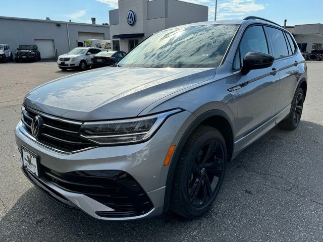 2024 Volkswagen Tiguan/Taos SE R-Line Black