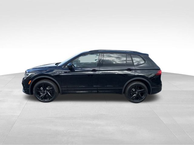 2024 Volkswagen Tiguan/Taos SE R-Line Black