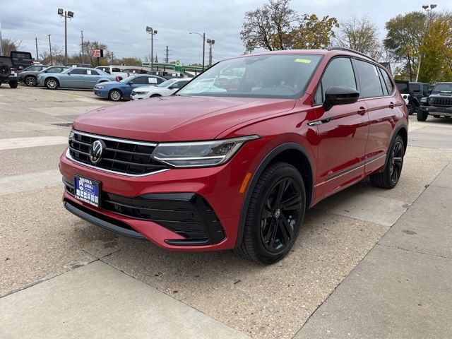 2024 Volkswagen Tiguan SE R-Line Black