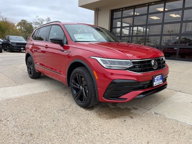 2024 Volkswagen Tiguan SE R-Line Black