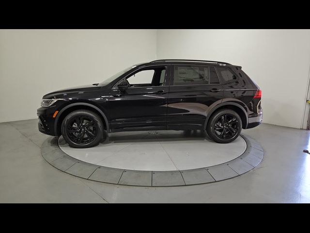 2024 Volkswagen Tiguan SE R-Line Black