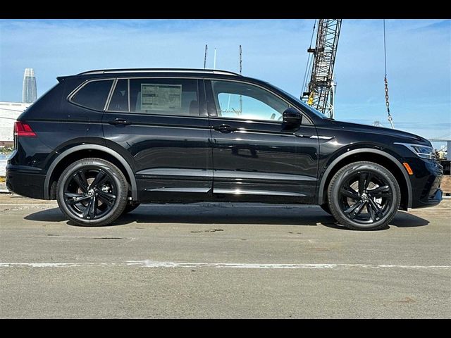 2024 Volkswagen Tiguan SE R-Line Black