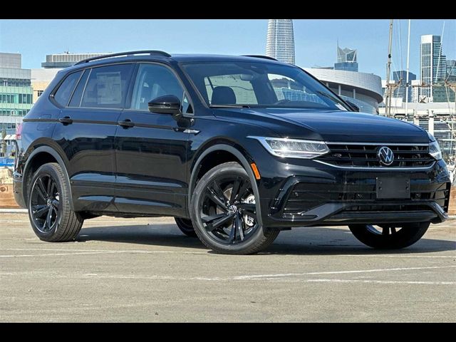 2024 Volkswagen Tiguan SE R-Line Black