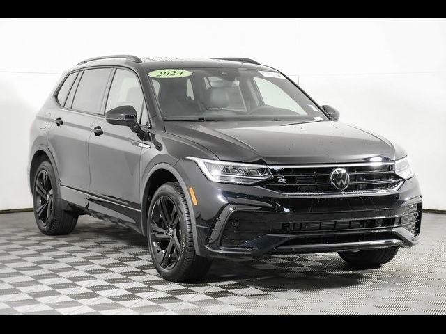 2024 Volkswagen Tiguan/Taos SE R-Line Black