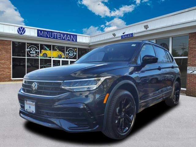 2024 Volkswagen Tiguan SE R-Line Black