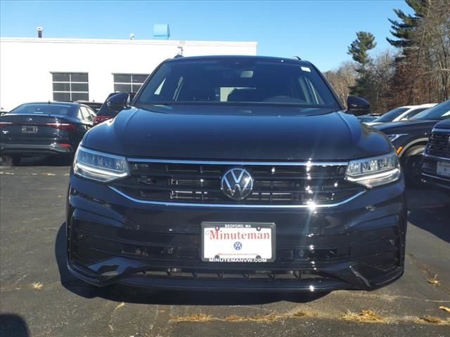 2024 Volkswagen Tiguan SE R-Line Black