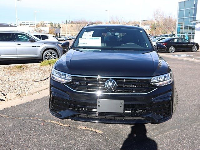 2024 Volkswagen Tiguan SE R-Line Black