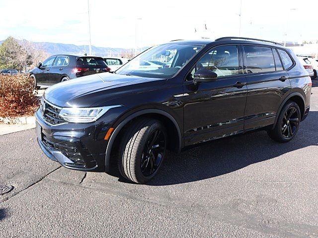 2024 Volkswagen Tiguan/Taos SE R-Line Black