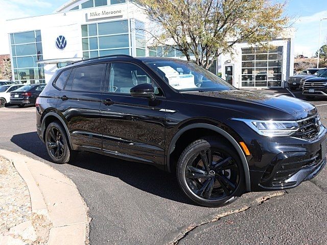 2024 Volkswagen Tiguan/Taos SE R-Line Black