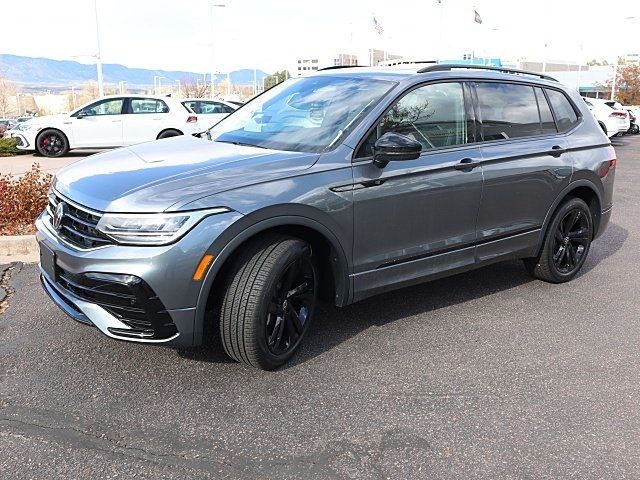 2024 Volkswagen Tiguan/Taos SE R-Line Black