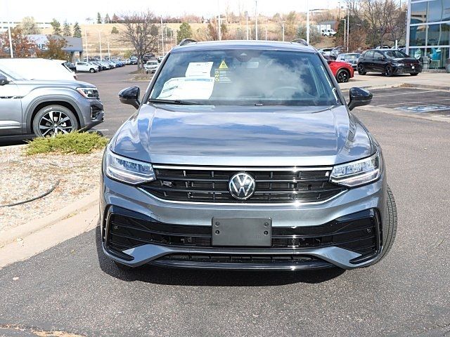 2024 Volkswagen Tiguan/Taos SE R-Line Black