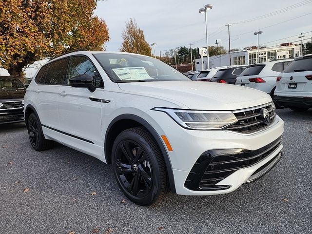 2024 Volkswagen Tiguan/Taos SE R-Line Black