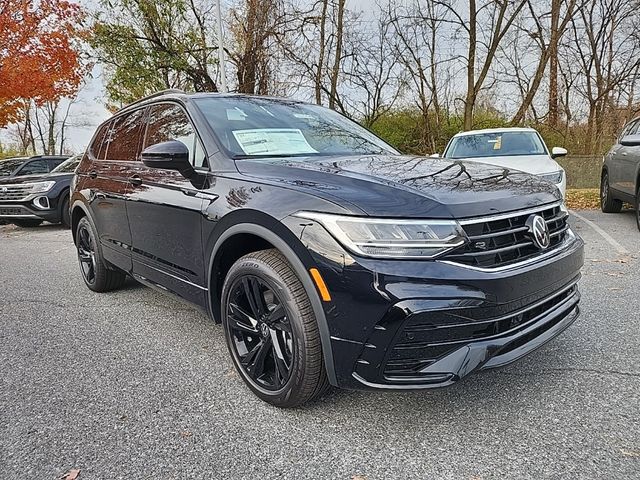 2024 Volkswagen Tiguan SE R-Line Black