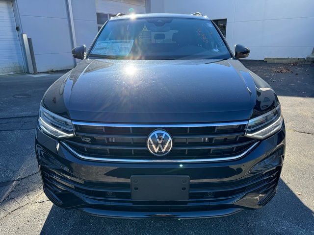 2024 Volkswagen Tiguan SE R-Line Black