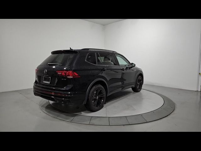 2024 Volkswagen Tiguan SE R-Line Black