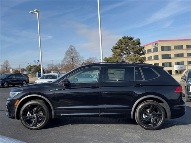 2024 Volkswagen Tiguan SE R-Line Black