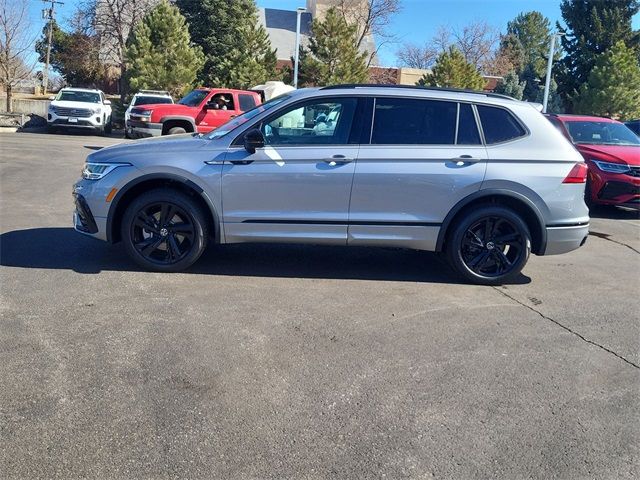 2024 Volkswagen Tiguan SE R-Line Black