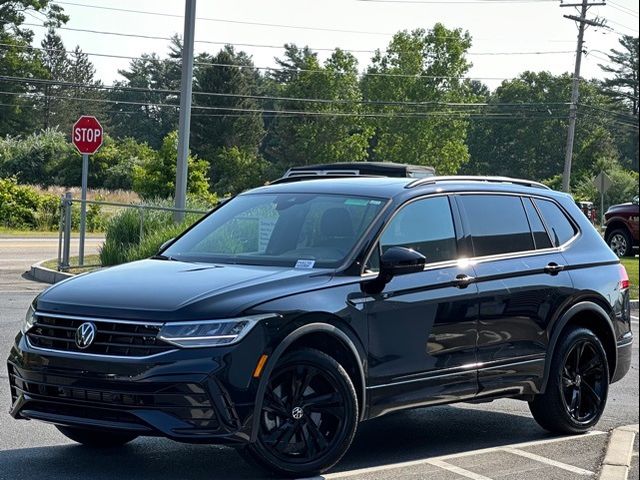 2024 Volkswagen Tiguan SE R-Line Black