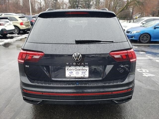 2024 Volkswagen Tiguan SE R-Line Black