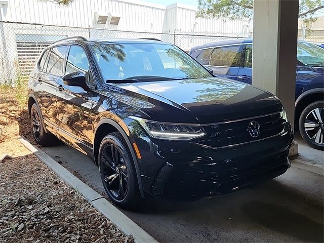 2024 Volkswagen Tiguan SE R-Line Black