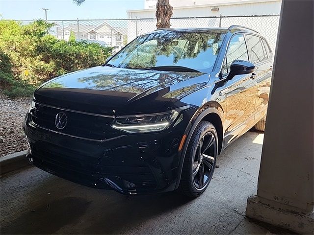 2024 Volkswagen Tiguan SE R-Line Black