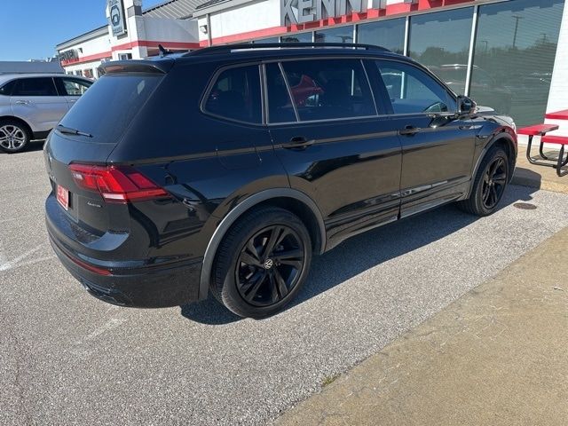 2024 Volkswagen Tiguan SE R-Line Black