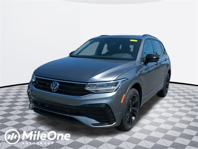 2024 Volkswagen Tiguan SE R-Line Black