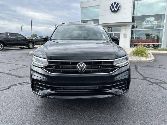 2024 Volkswagen Tiguan SE R-Line Black