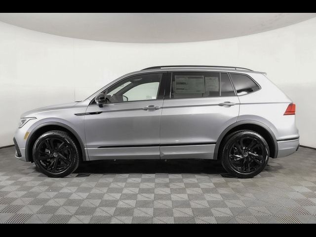 2024 Volkswagen Tiguan SE R-Line Black