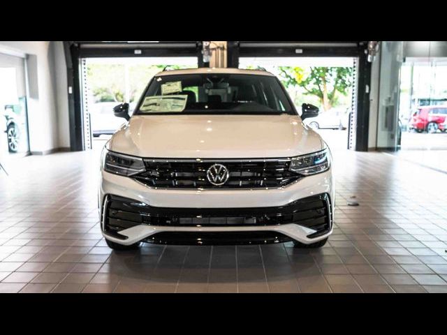 2024 Volkswagen Tiguan SE R-Line Black