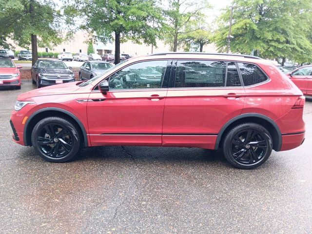 2024 Volkswagen Tiguan SE R-Line Black