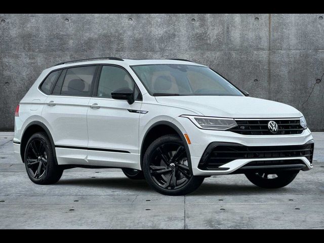 2024 Volkswagen Tiguan SE R-Line Black