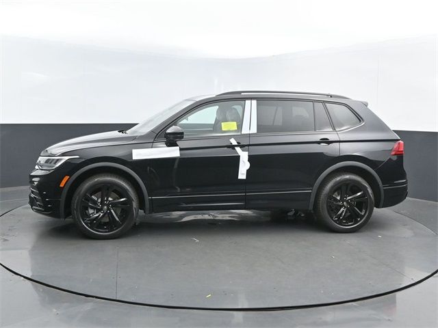 2024 Volkswagen Tiguan/Taos SE R-Line Black