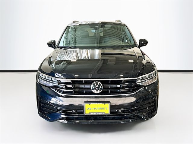 2024 Volkswagen Tiguan/Taos SE R-Line Black