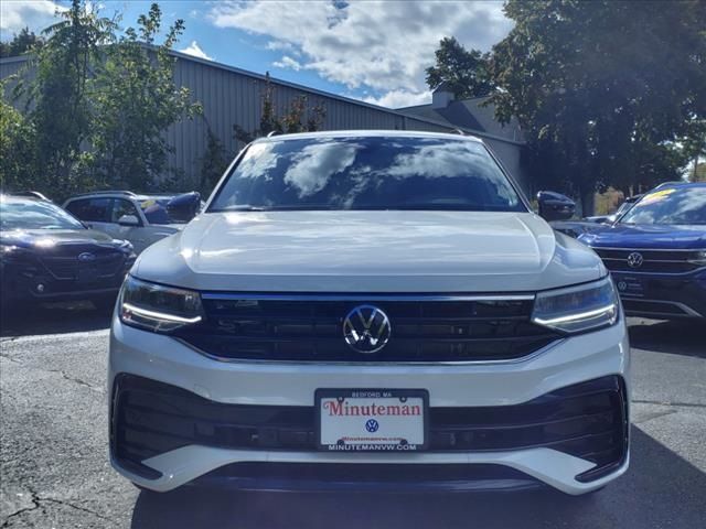 2024 Volkswagen Tiguan SE R-Line Black