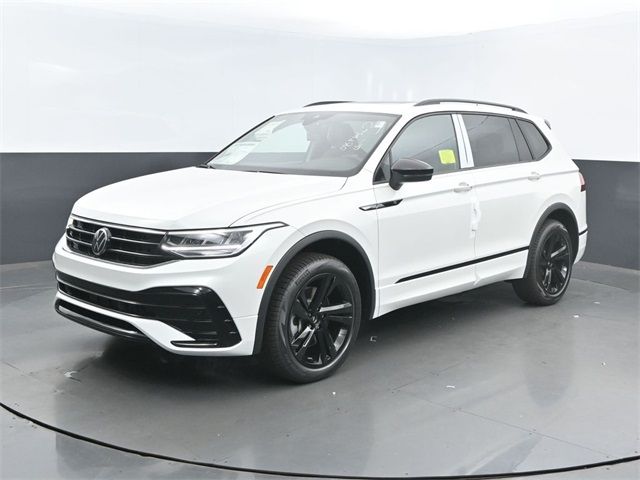 2024 Volkswagen Tiguan/Taos SE R-Line Black