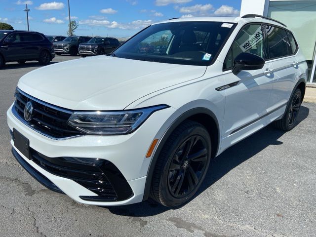 2024 Volkswagen Tiguan/Taos SE R-Line Black