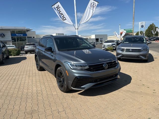 2024 Volkswagen Tiguan SE R-Line Black