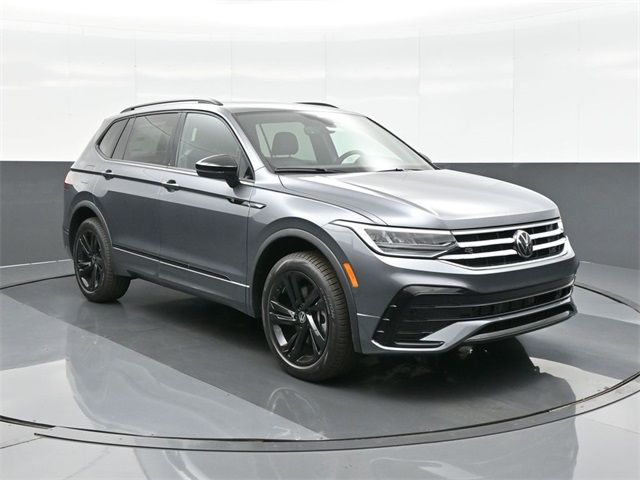 2024 Volkswagen Tiguan SE R-Line Black