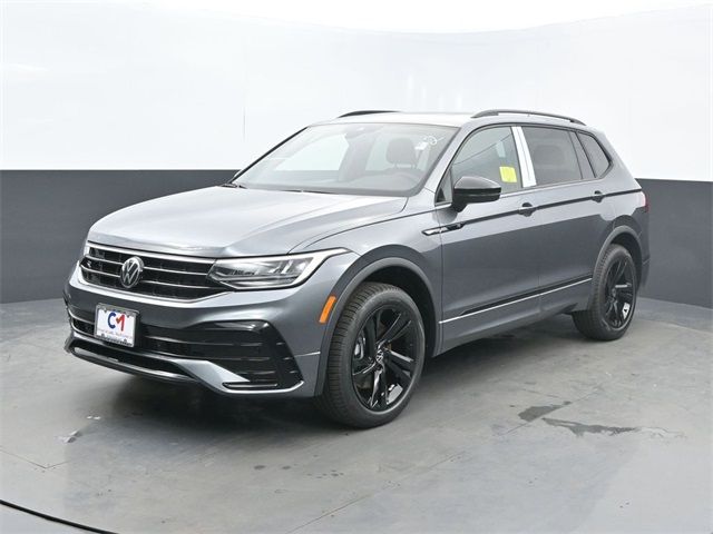 2024 Volkswagen Tiguan SE R-Line Black