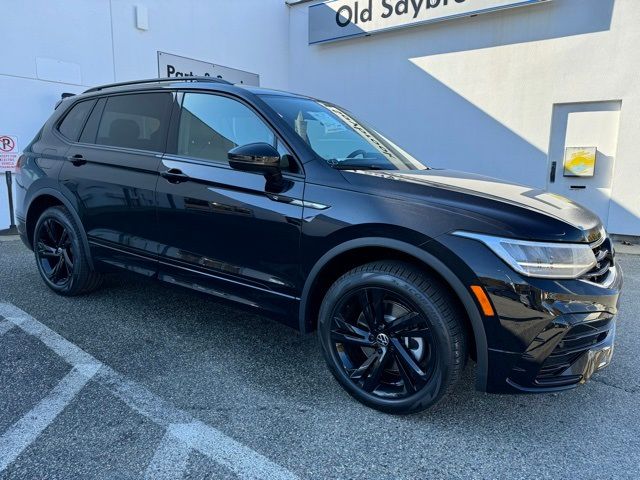 2024 Volkswagen Tiguan/Taos SE R-Line Black