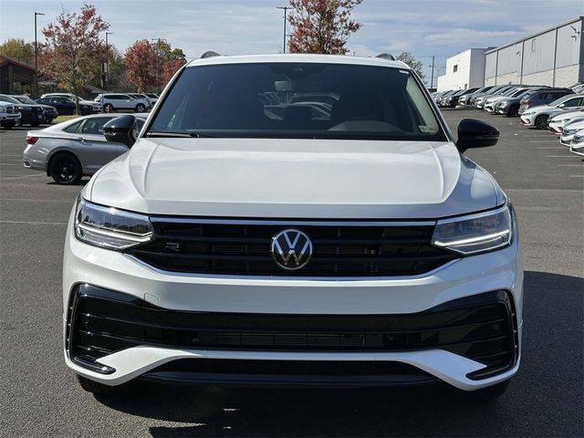 2024 Volkswagen Tiguan SE R-Line Black