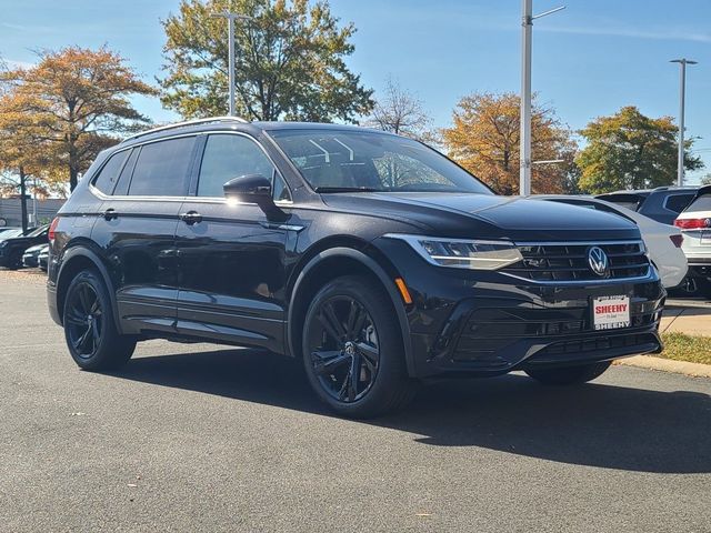 2024 Volkswagen Tiguan SE R-Line Black