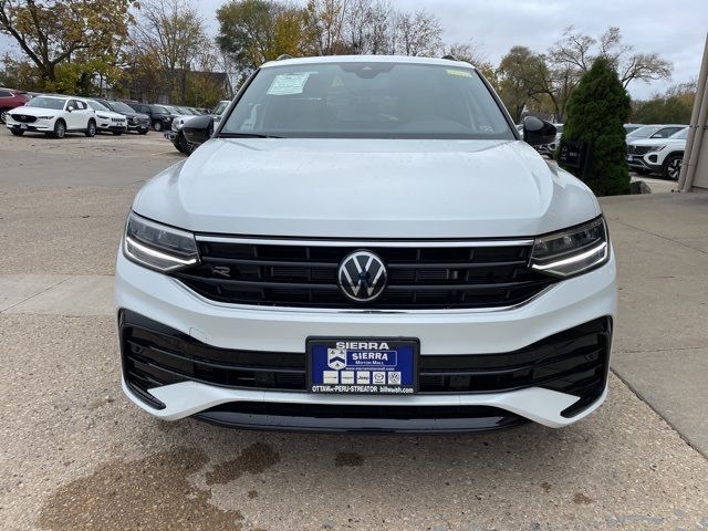 2024 Volkswagen Tiguan SE R-Line Black