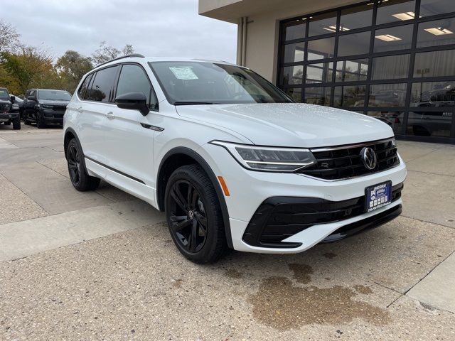 2024 Volkswagen Tiguan SE R-Line Black