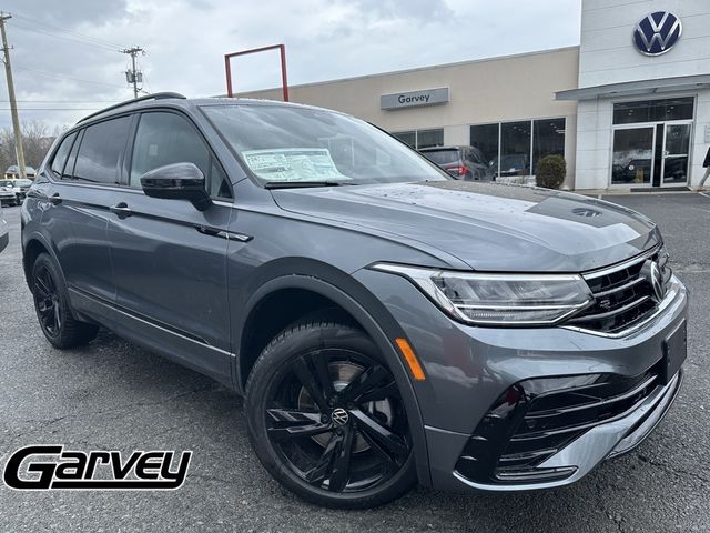 2024 Volkswagen Tiguan SE R-Line Black
