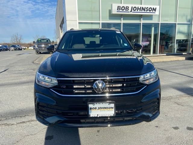 2024 Volkswagen Tiguan SE R-Line Black