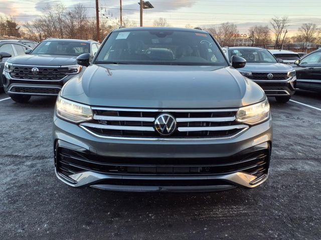 2024 Volkswagen Tiguan SE R-Line Black